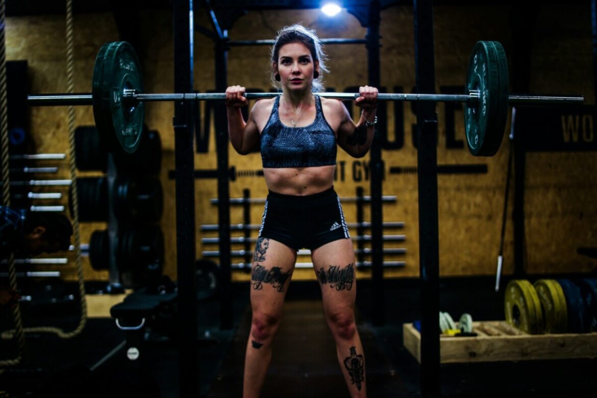 Optimale Nutzung einer Klimmzugstange: Trainingstipps und Übungen für zu Hause